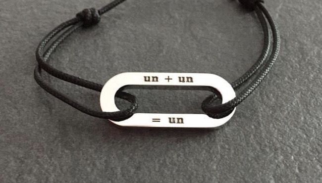 Gravure sur bracelet en métal