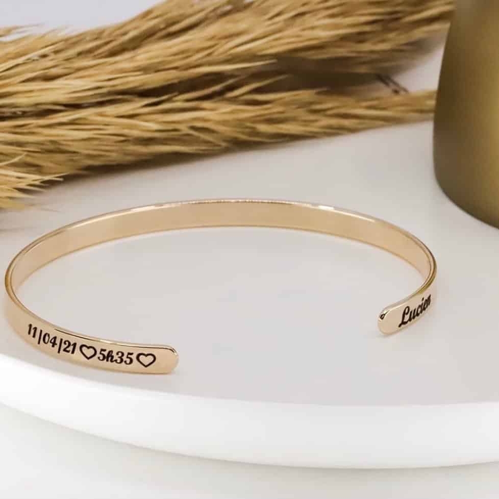 Gravure sur bracelet en métal