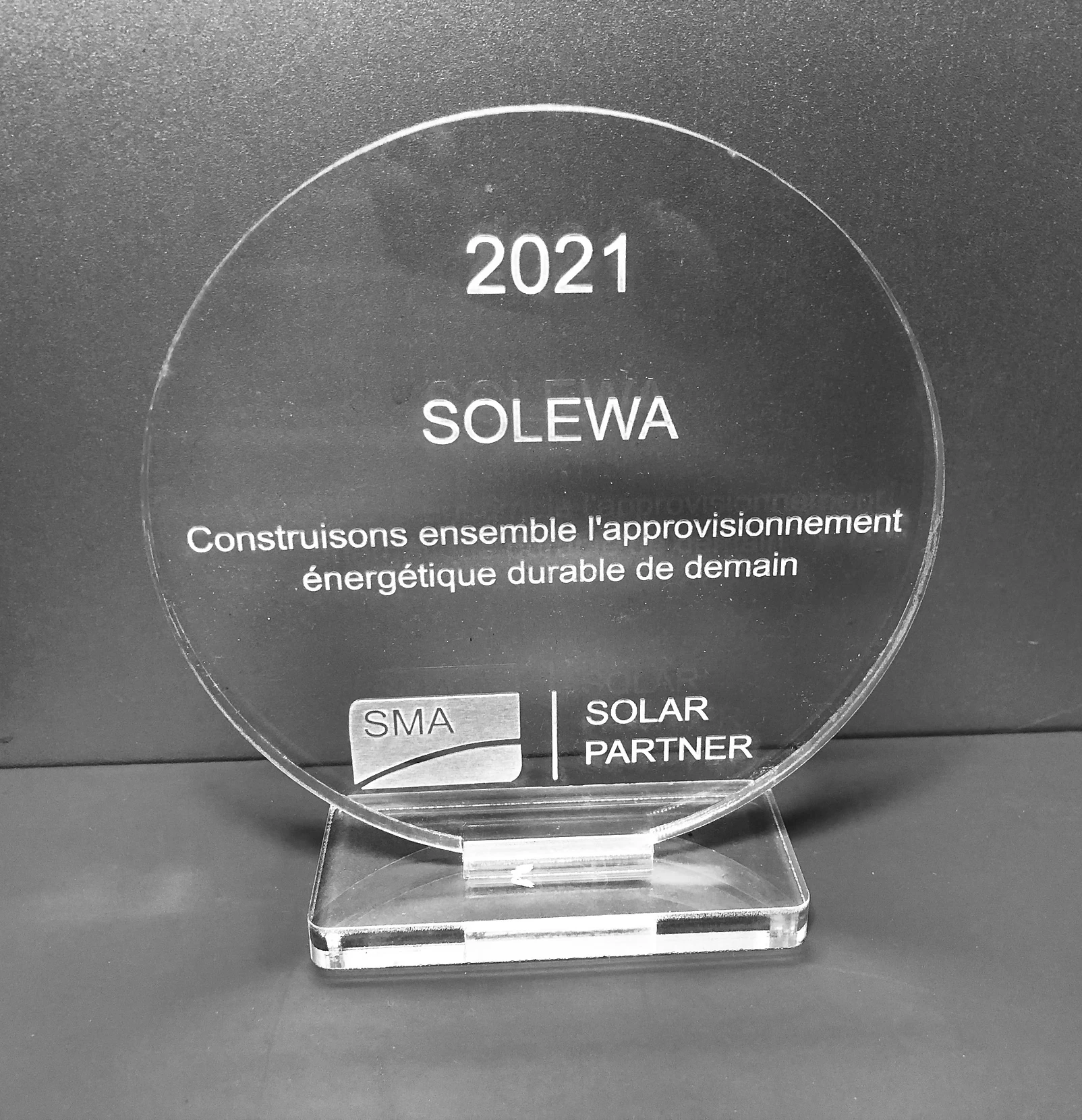 Découpe et Gravure sur trophée en plexiglass