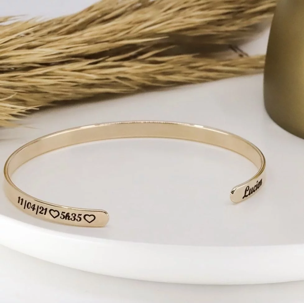 Gravure sur bracelet en métal