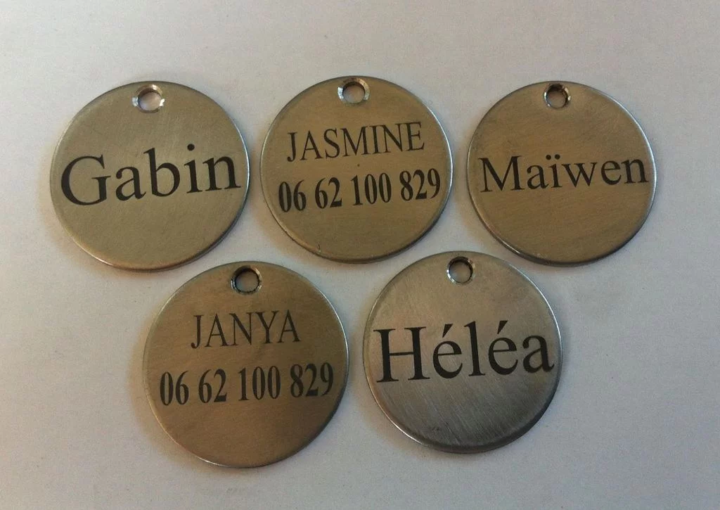 Gravure sur médaille ou pendentif