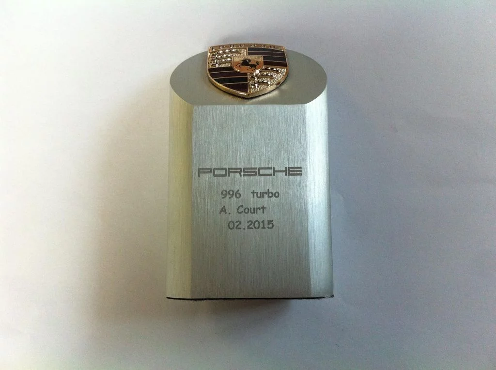Gravure de trophée en métal