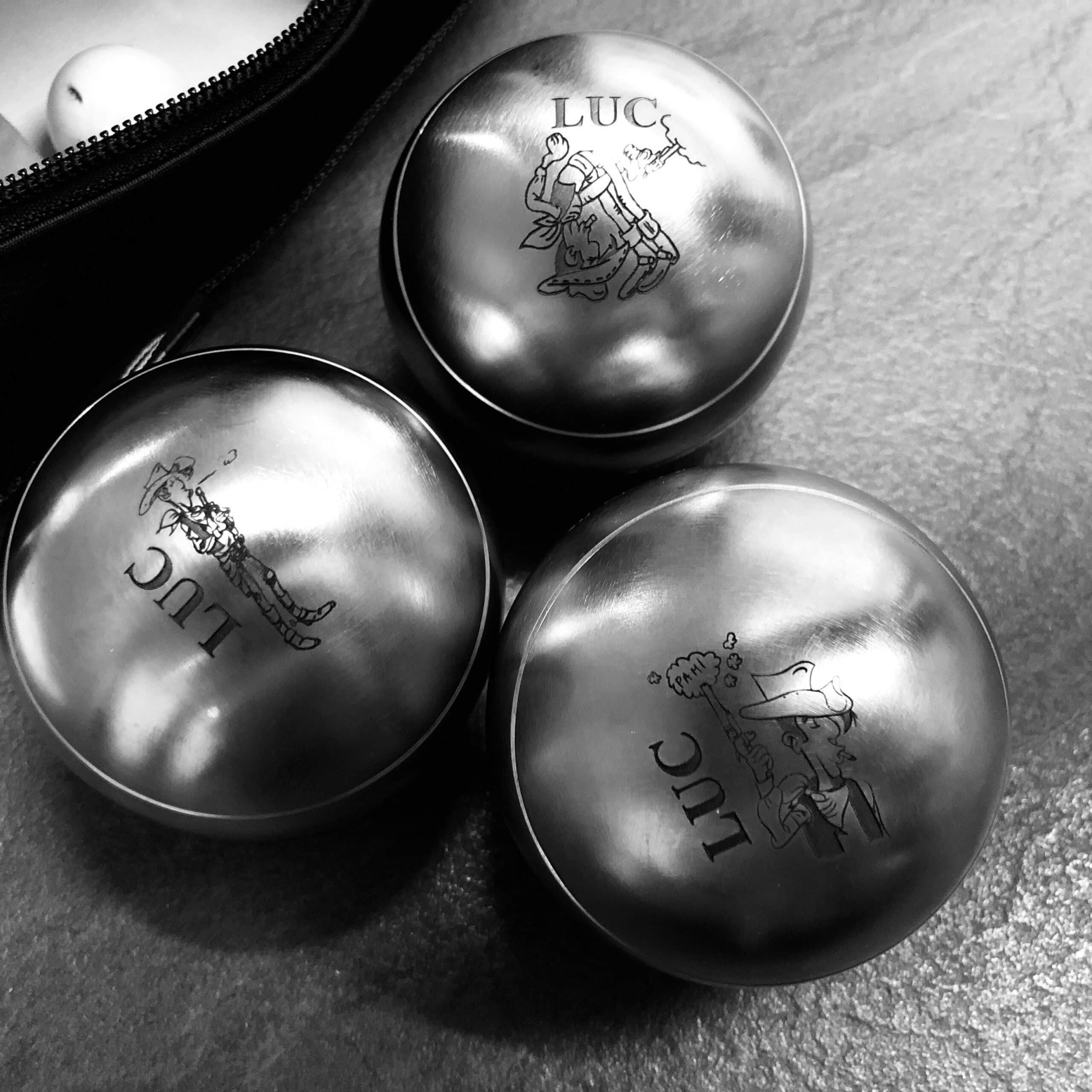 Gravure sur boule de pétanque métal