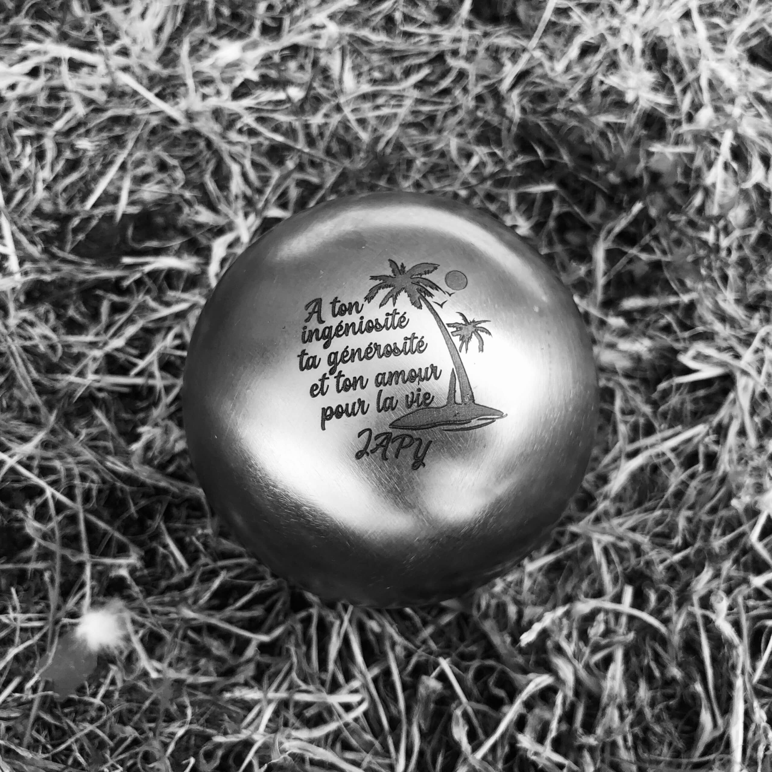 Gravure sur boule de pétanque métal