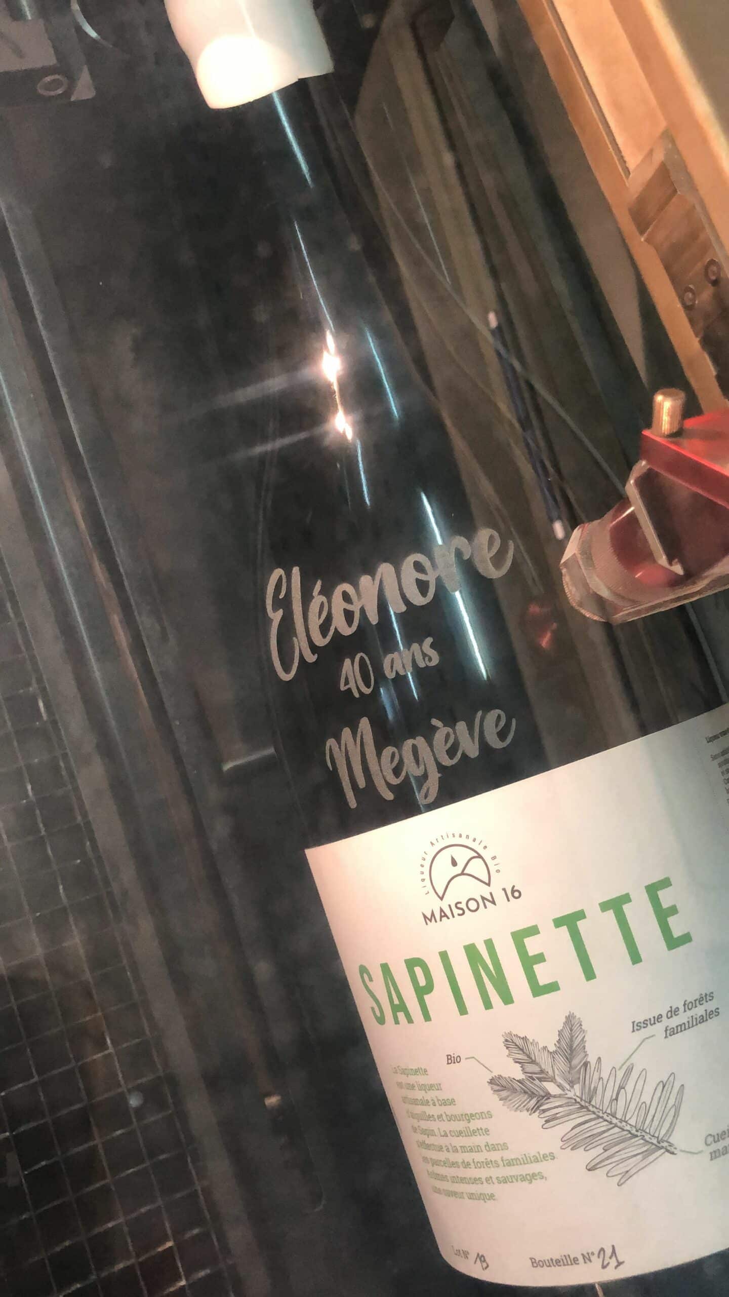 Gravure sur bouteille en verre