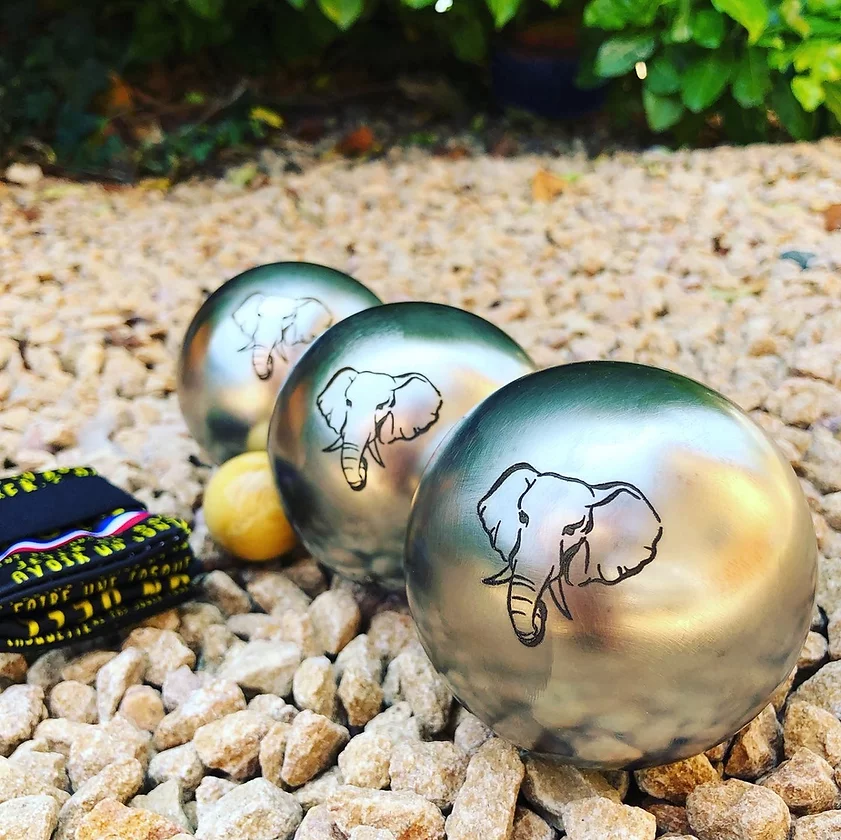 Gravure sur boule de pétanque métal