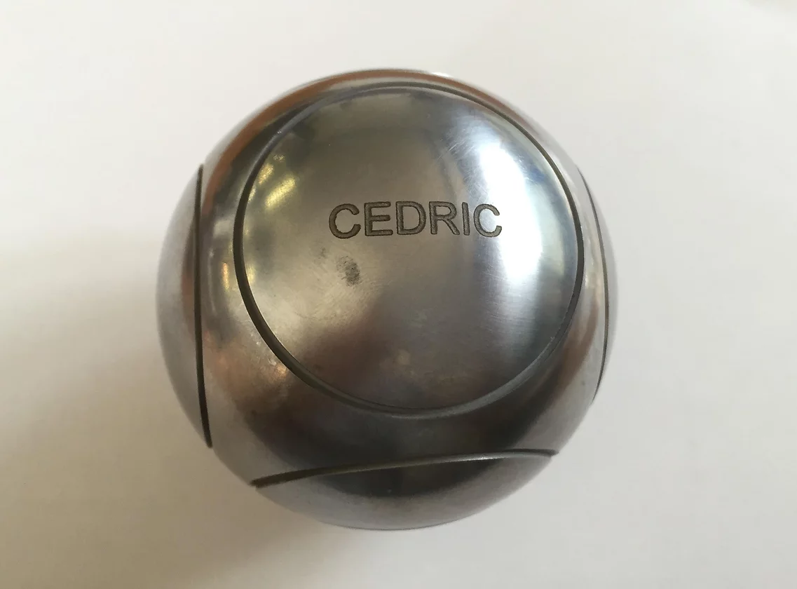 Gravure sur boule de pétanque métal