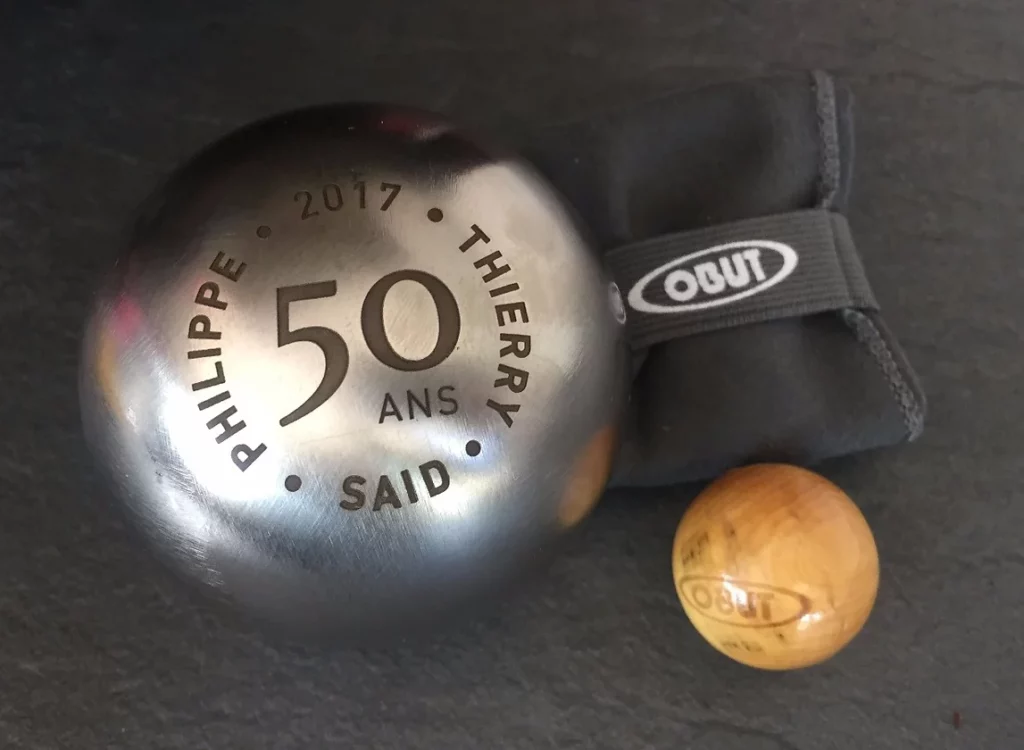 Gravure sur boule de pétanque métal