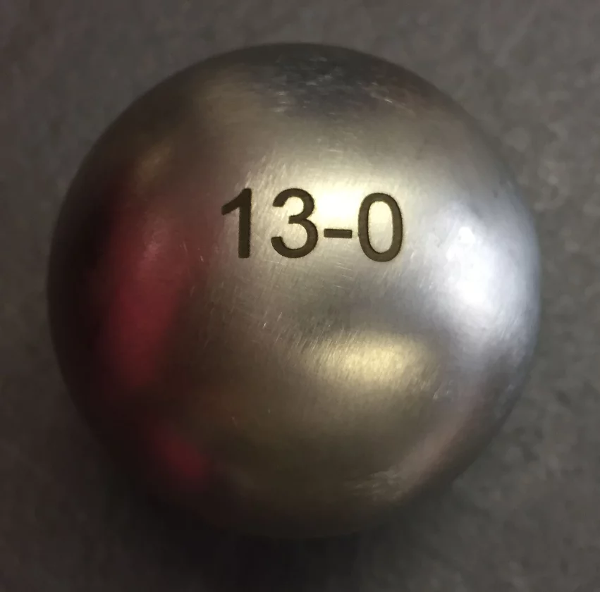 Gravure sur boule de pétanque métal
