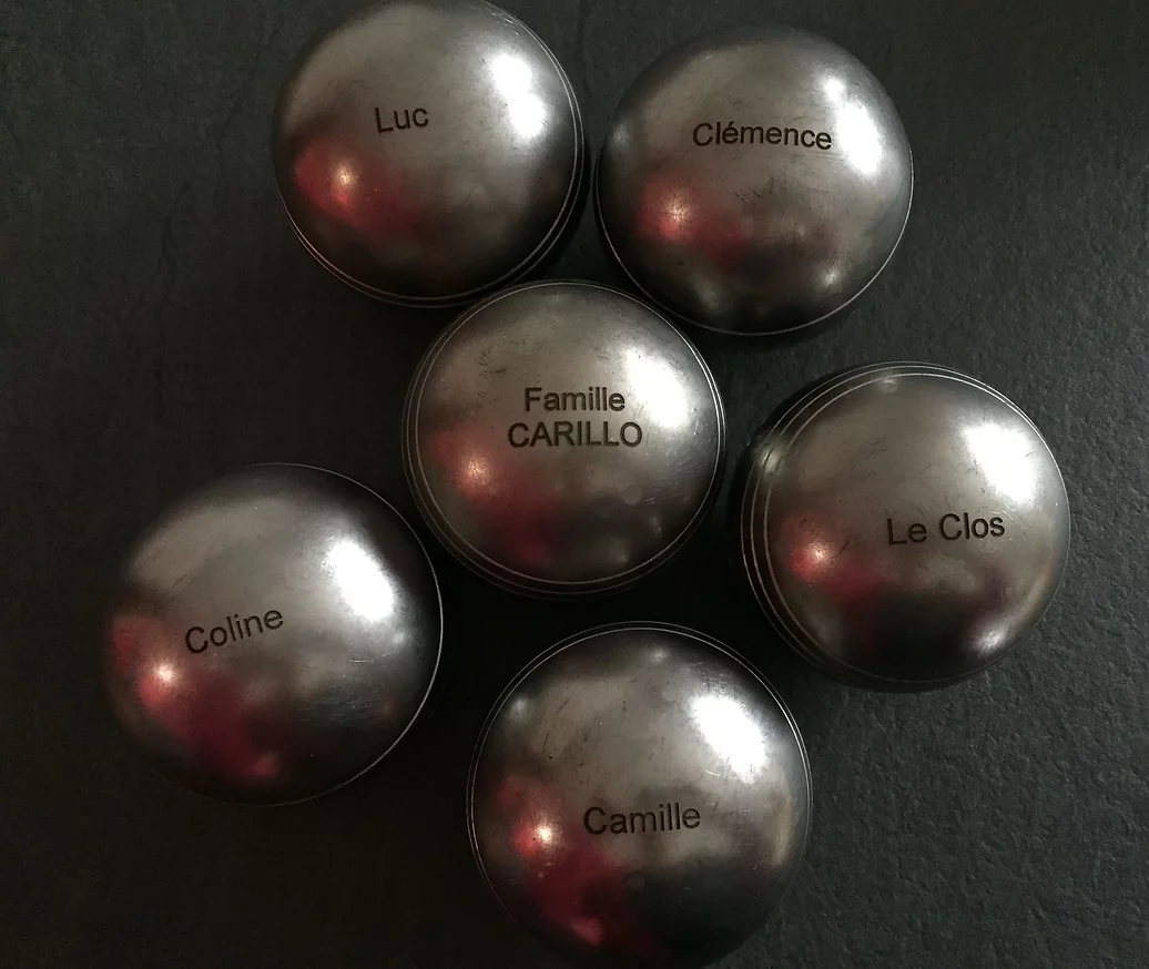 Gravure sur boule de pétanque métal