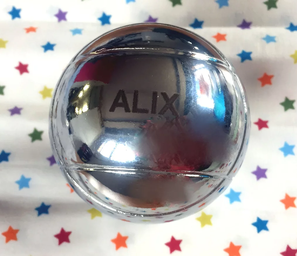 Gravure sur boule de pétanque métal