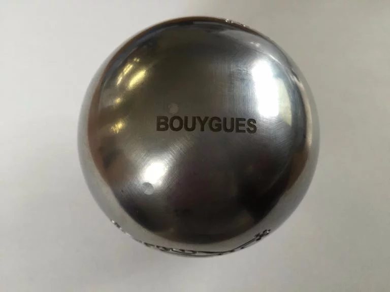 Gravure sur boule de pétanque métal