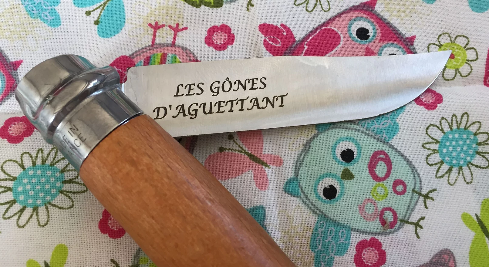 Gravure sur lame de couteau en métal