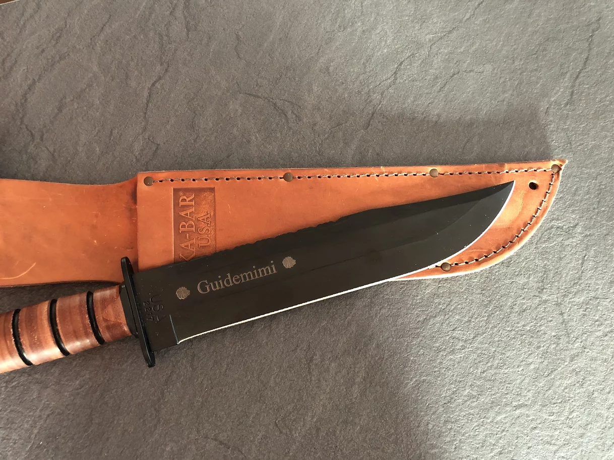 Gravure sur lame de couteau en métal