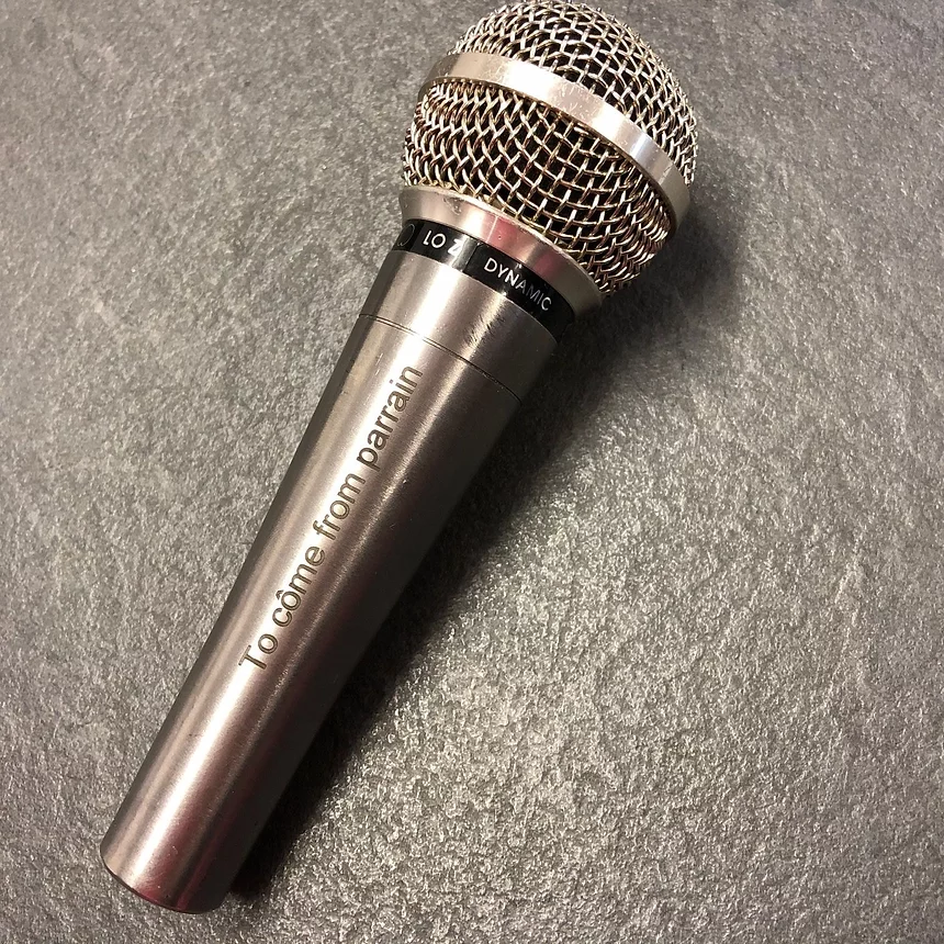 Gravure sur instrument de musique (micro)