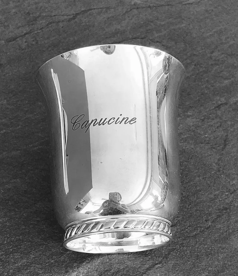 Gravure sur timbale métal