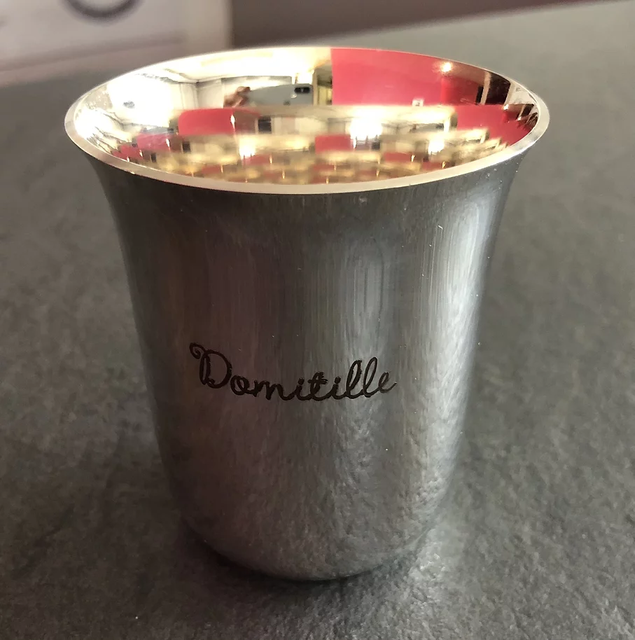 Gravure sur timbale métal