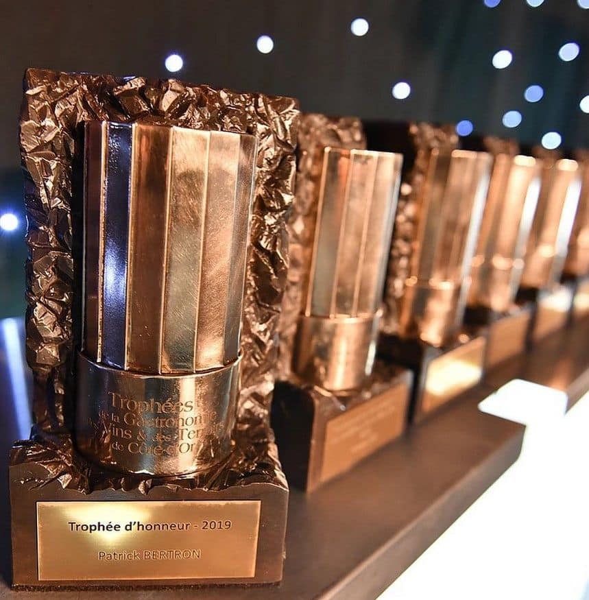 Gravure de trophée en métal