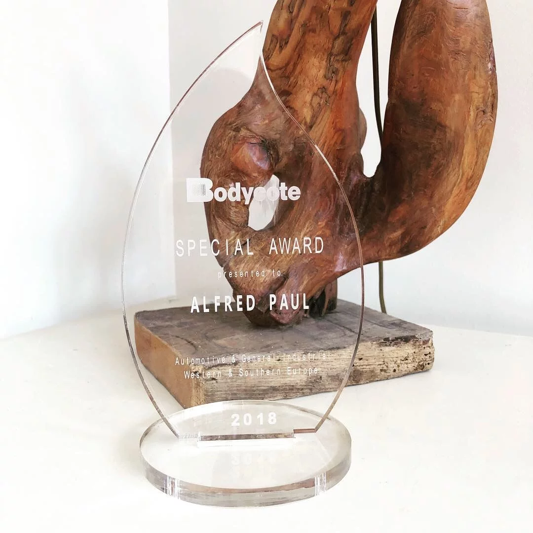 Découpe et Gravure sur trophée en plexiglass