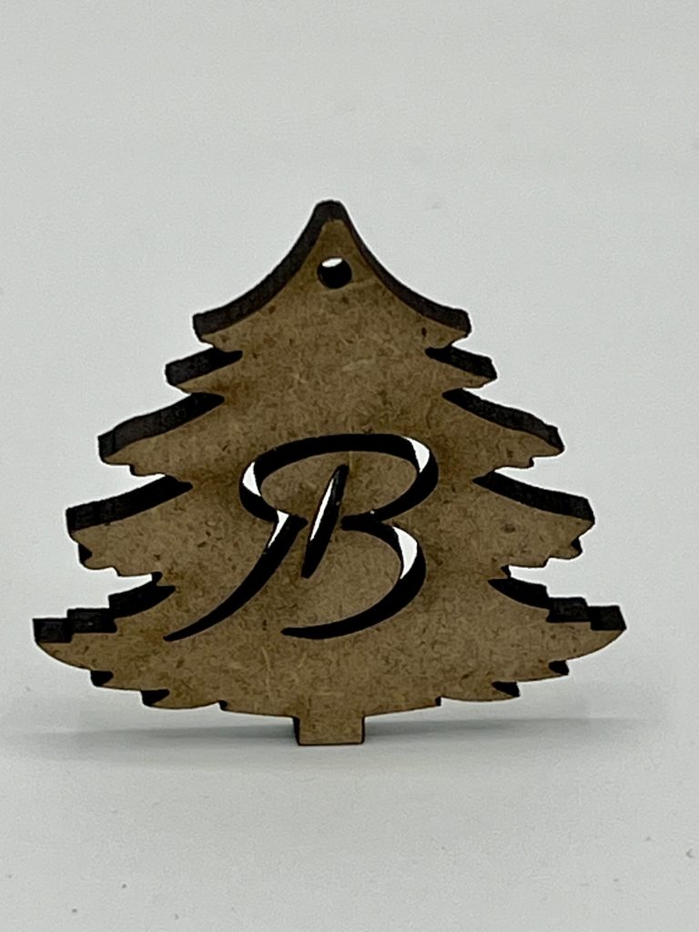 Découpe de motif de décoration en bois