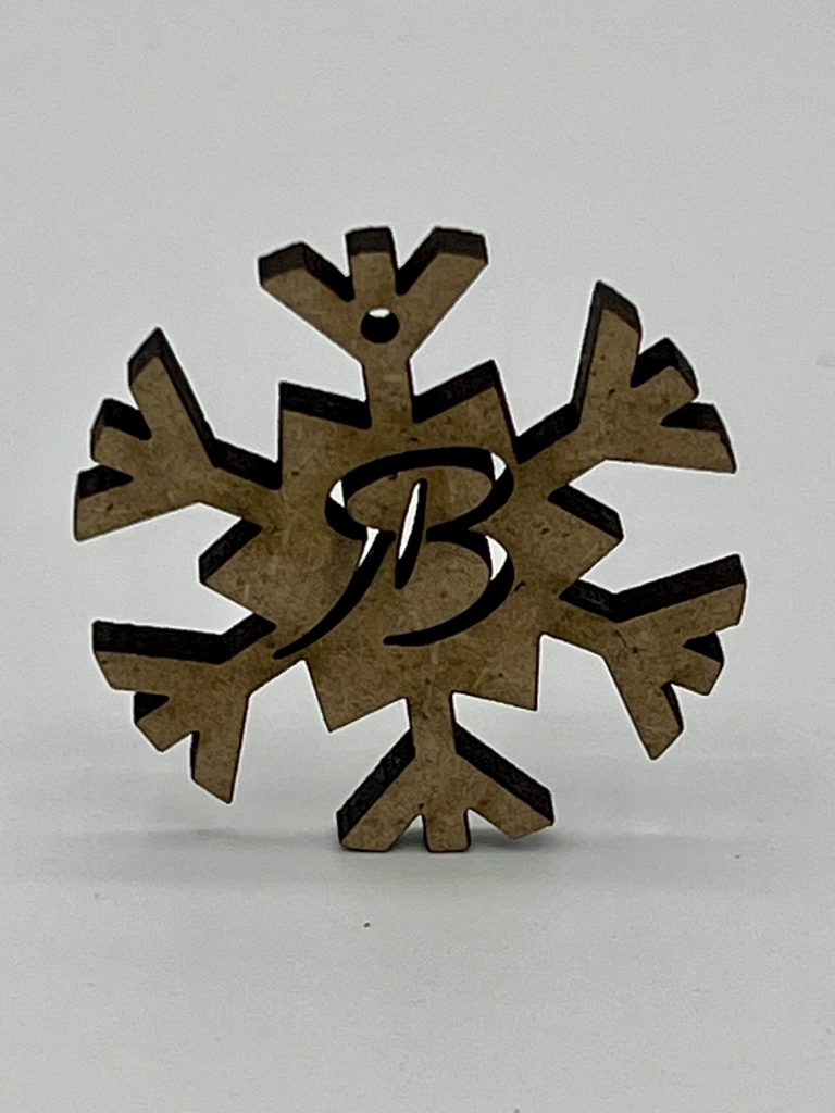 Découpe de motif de décoration en bois