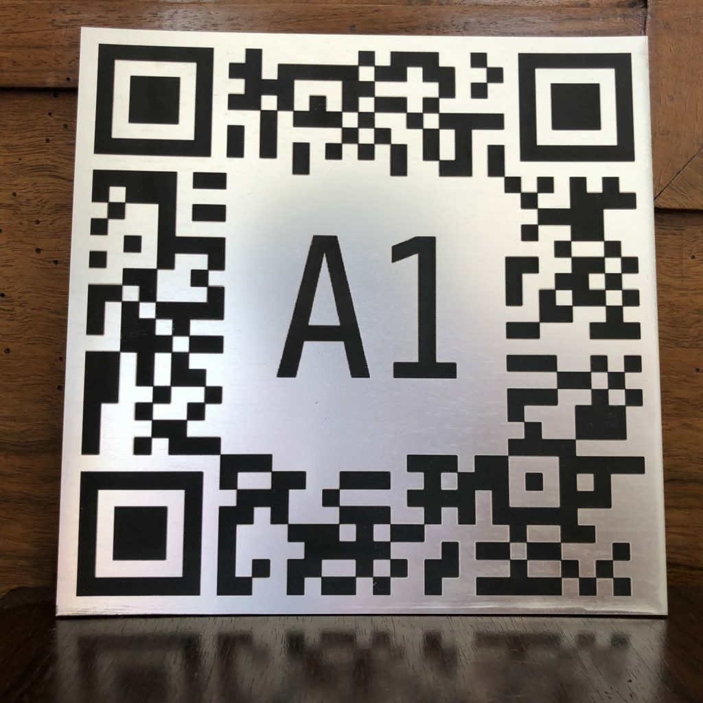 Gravure de Qr Code sur plaque métal