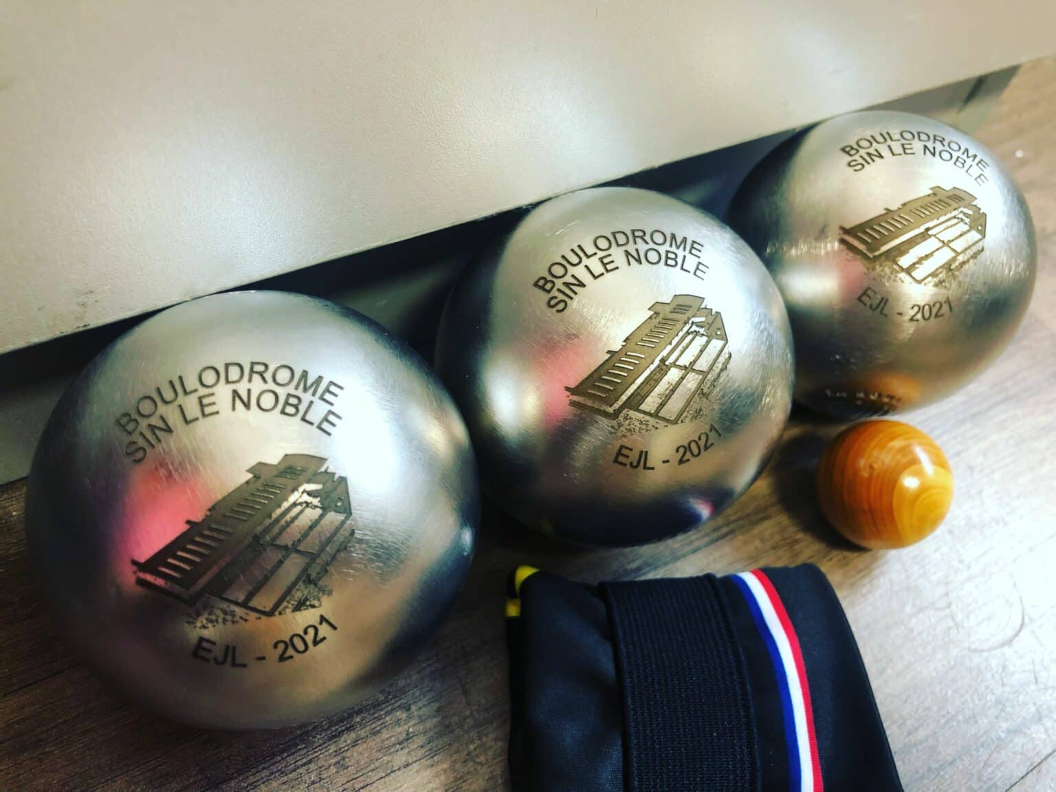 Gravure sur boule de pétanque métal