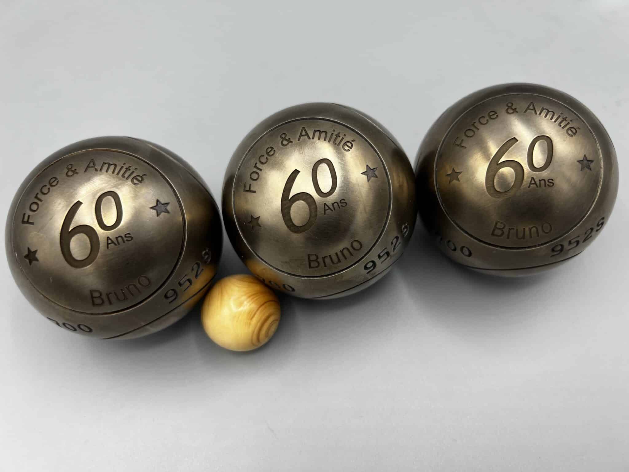 Gravure sur boule de pétanque métal