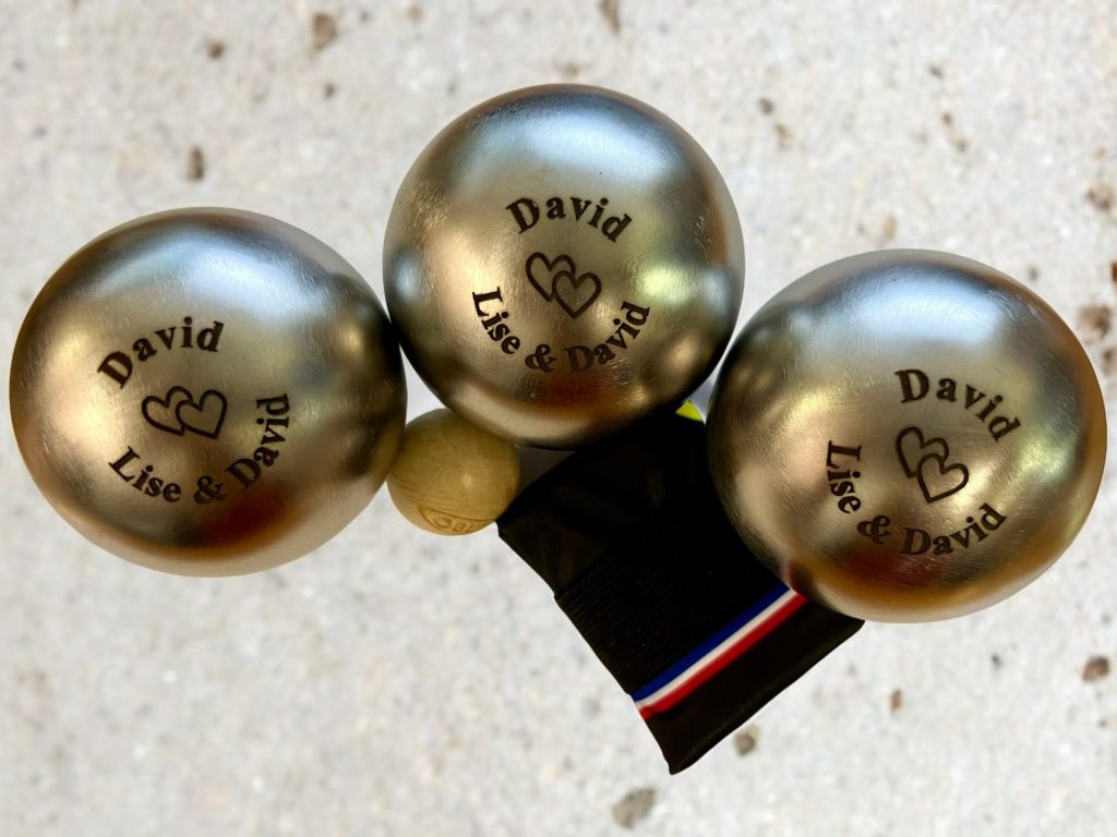 Gravure sur boule de pétanque métal