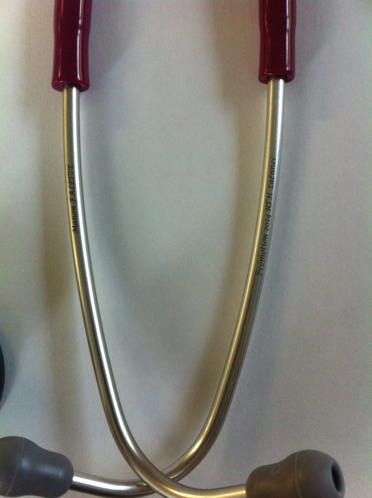 Gravure sur stéthoscope