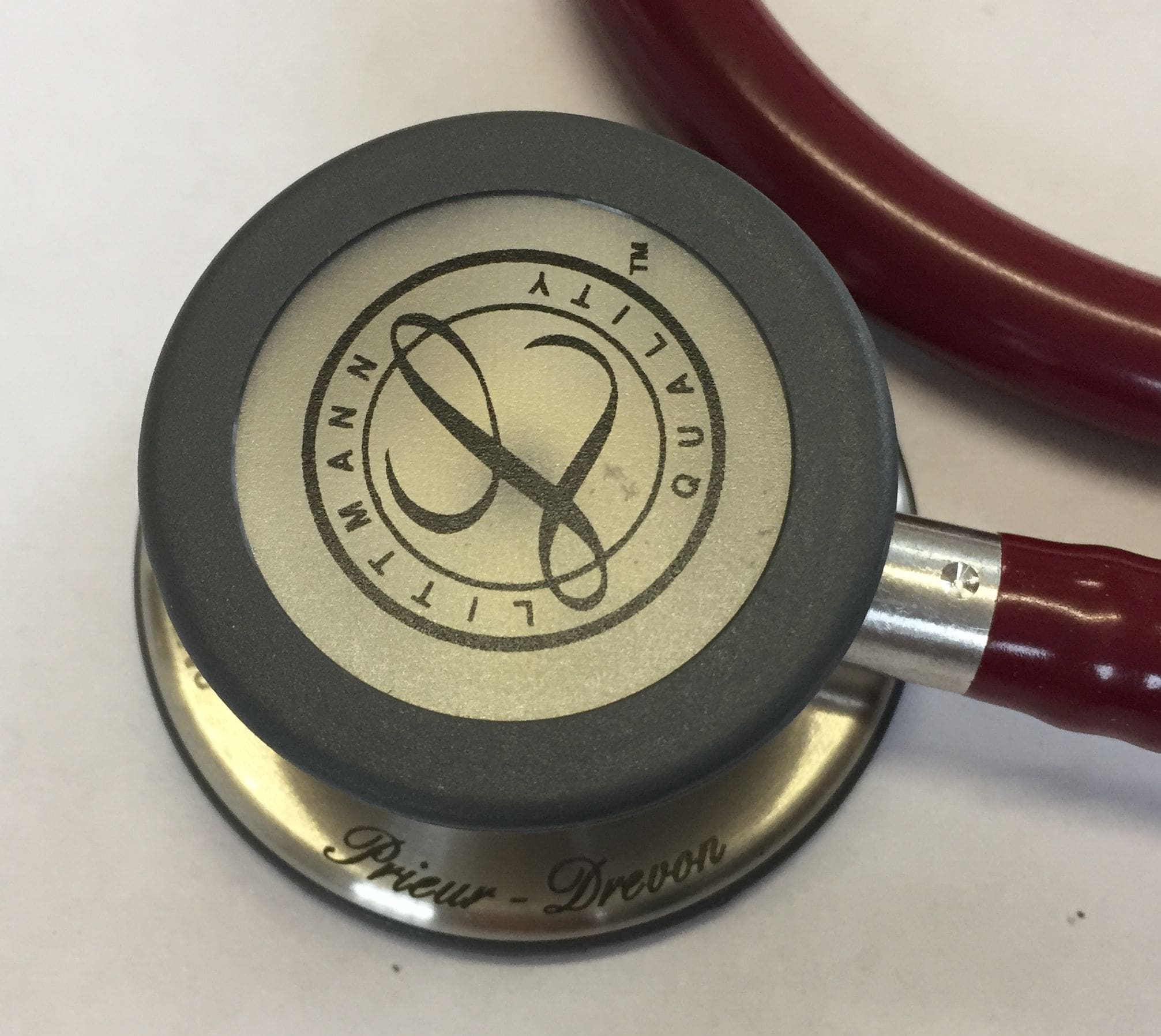 Gravure sur stéthoscope