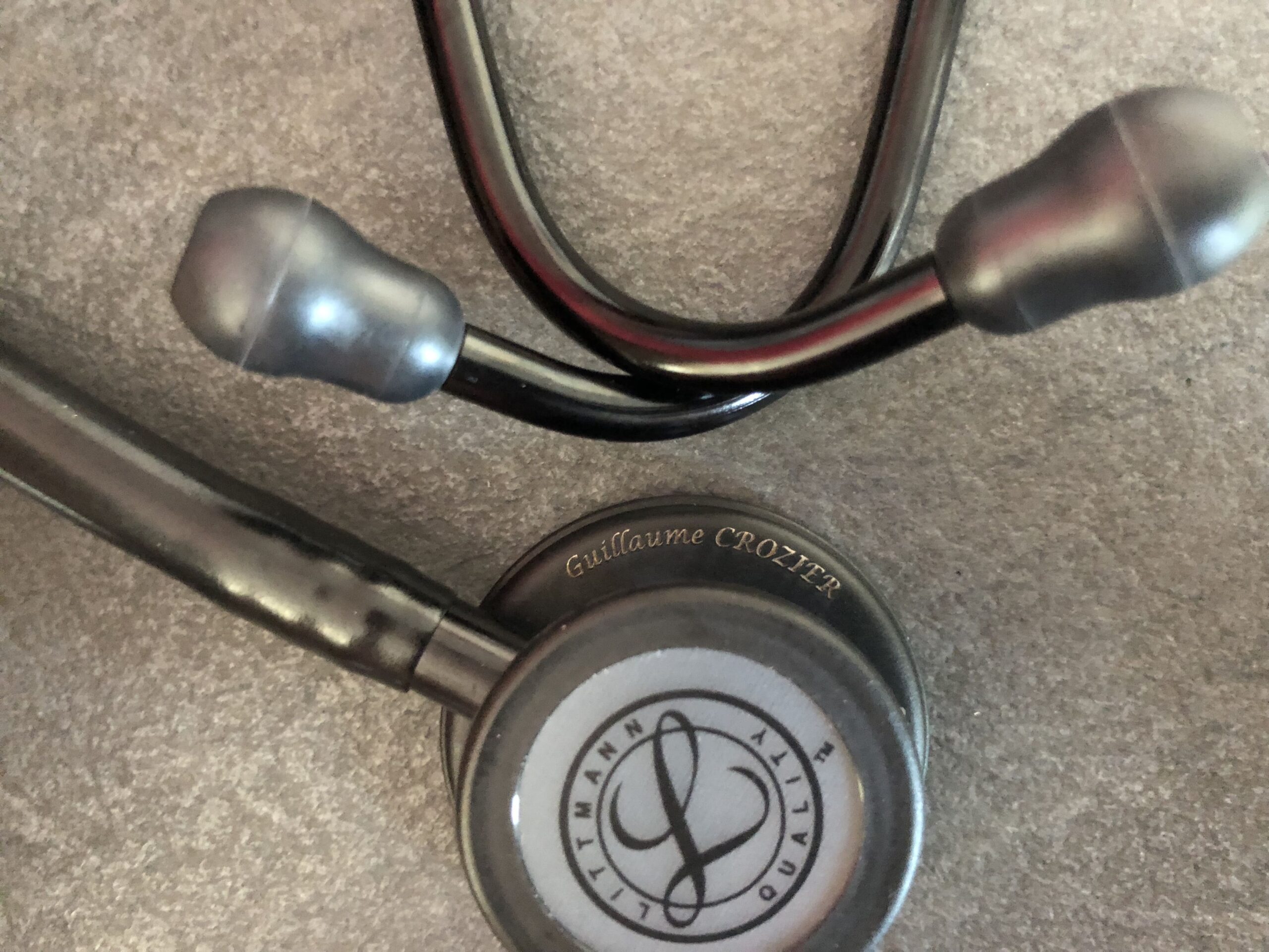 Gravure sur stéthoscope