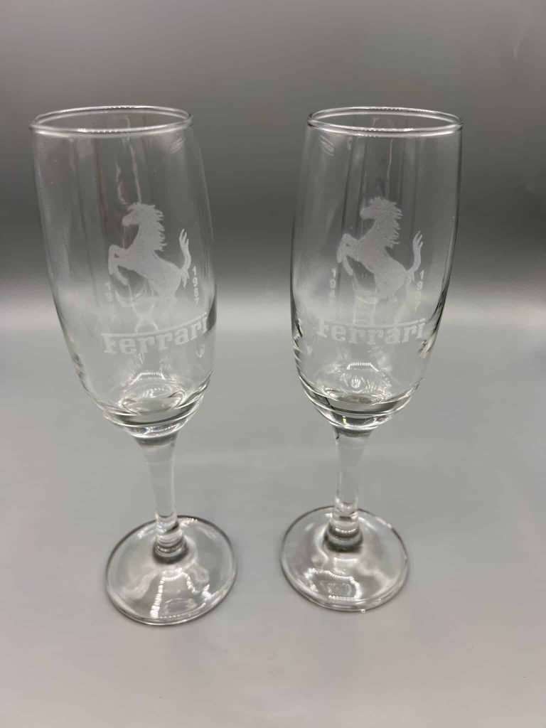 Gravure sur flute de champagne en verre