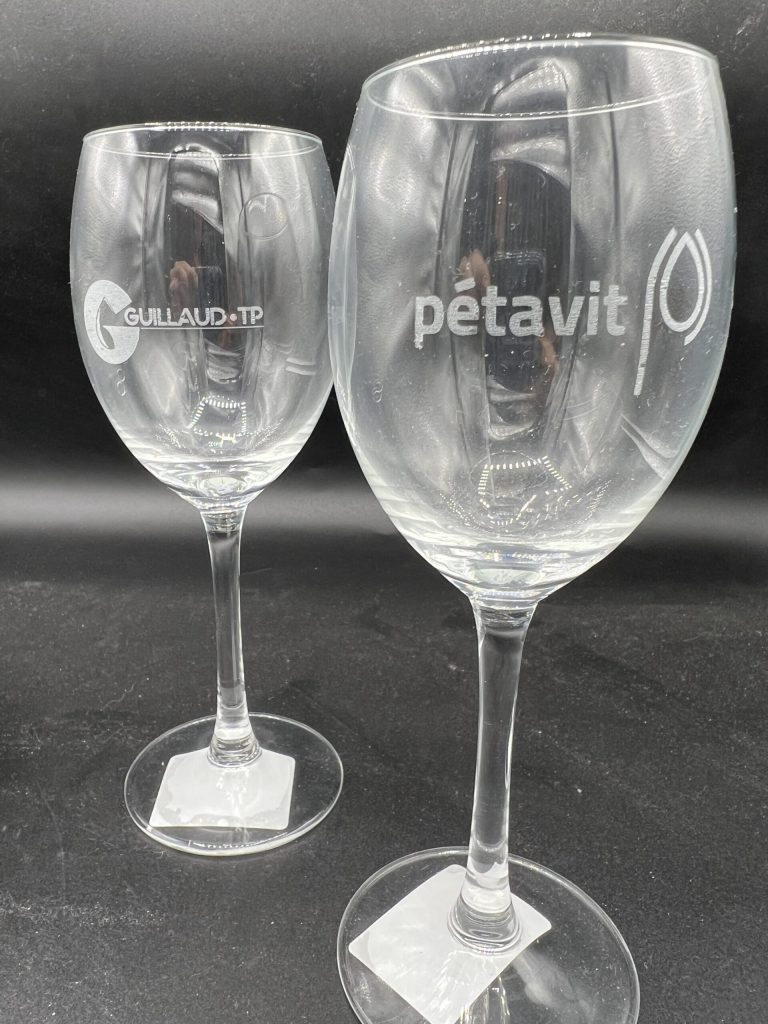 Gravure sur verre de vin