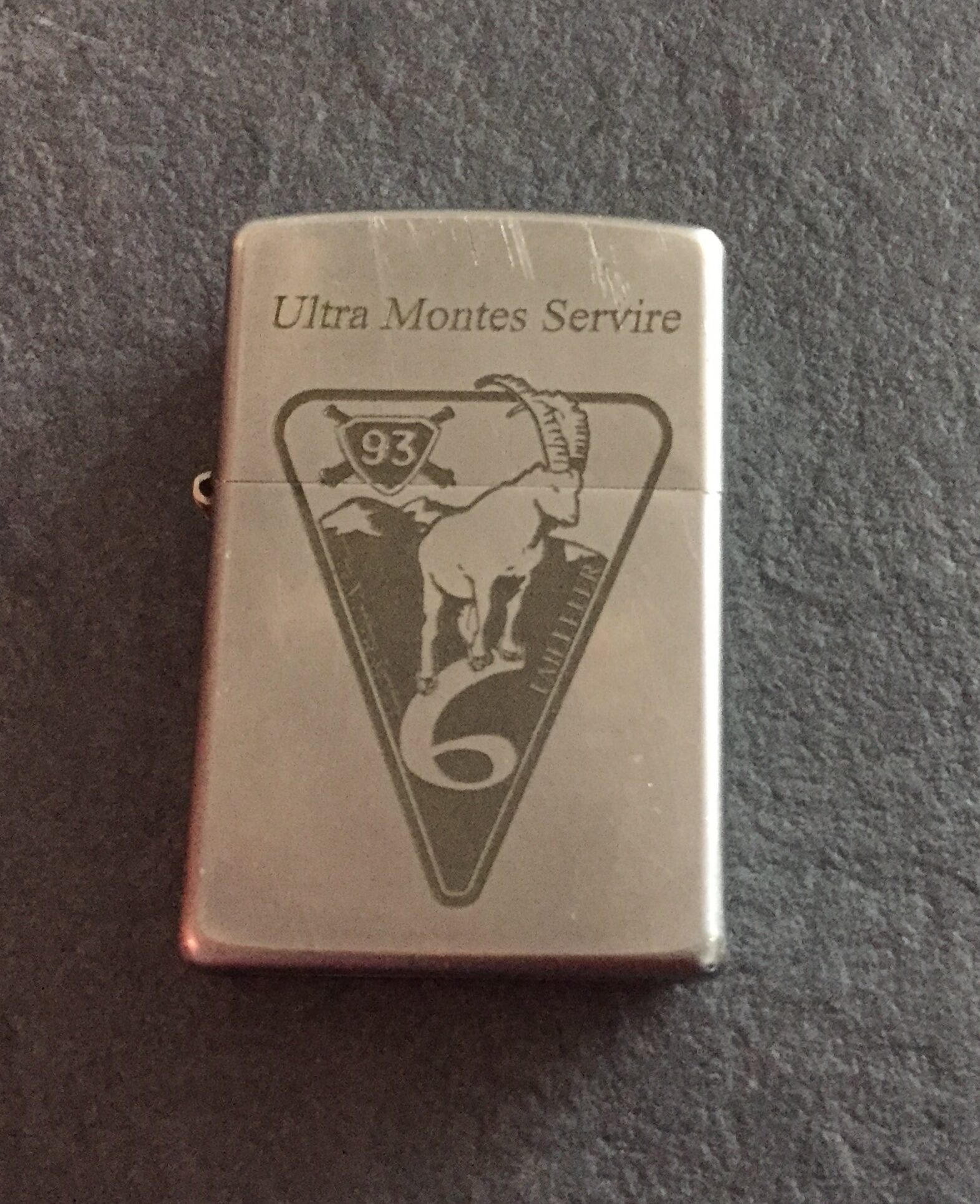 Gravure sur zippo métal