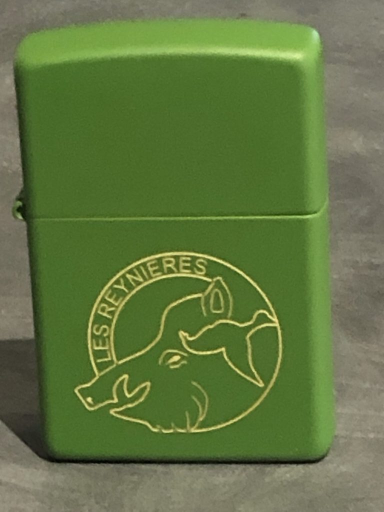 Gravure sur zippo métal