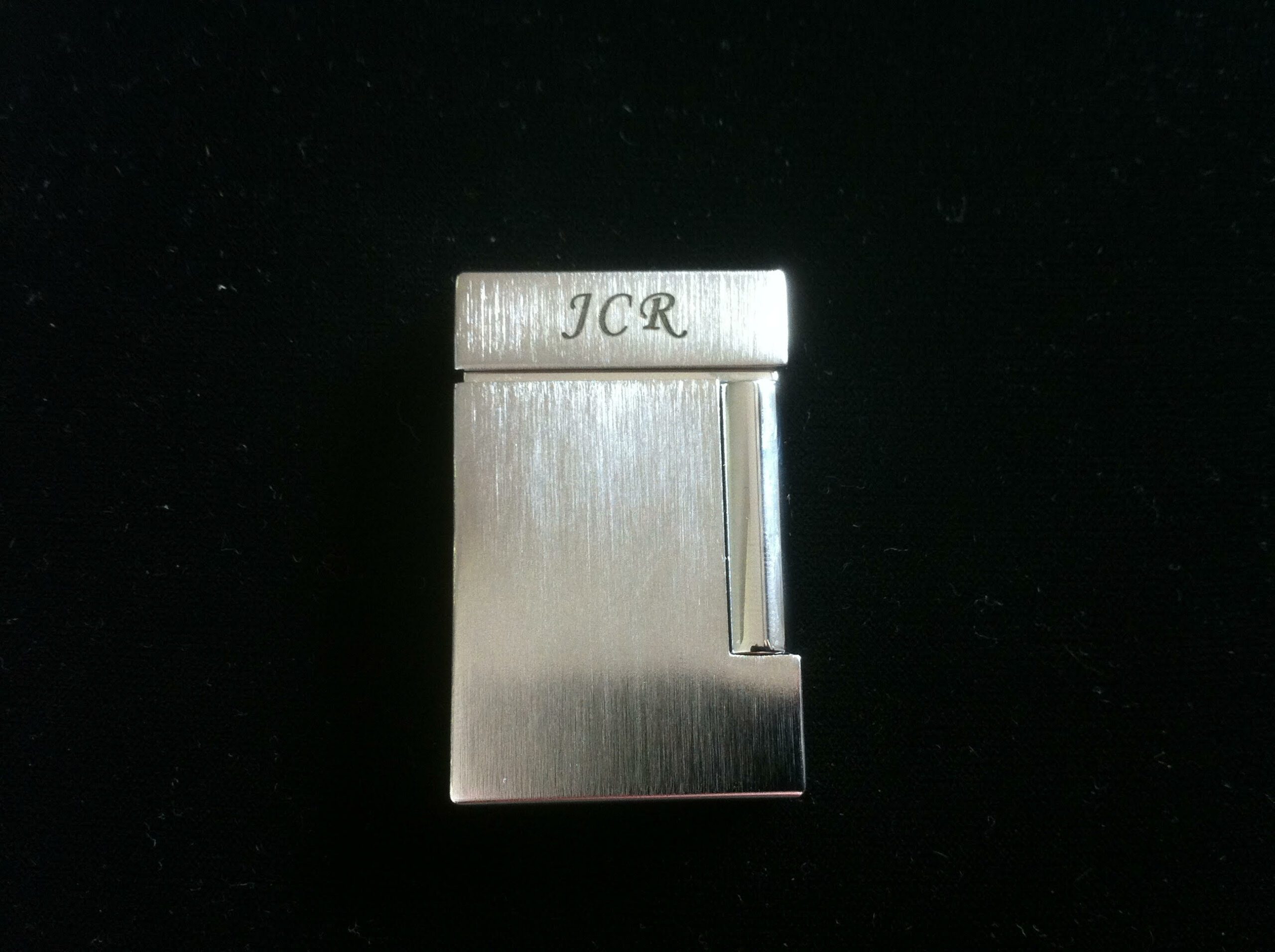 Gravure sur zippo métal