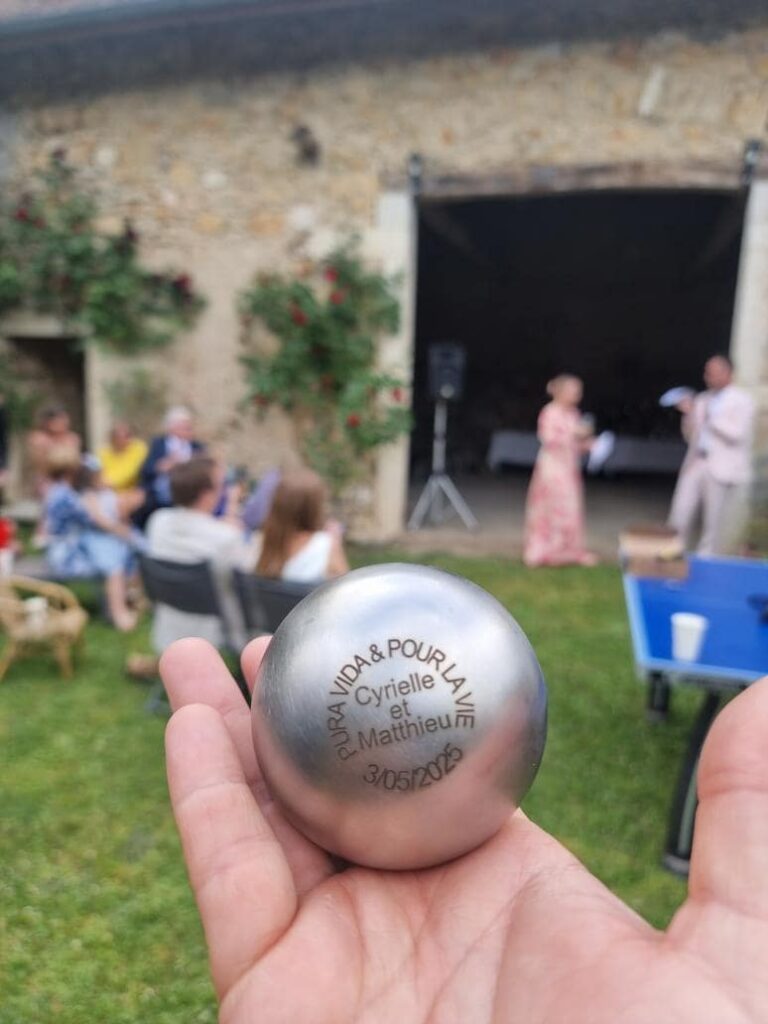 Gravure sur boule de pétanque