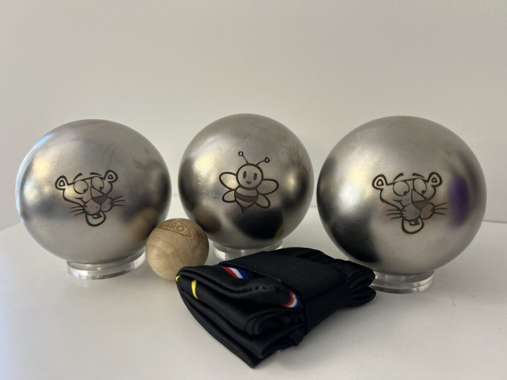 Gravure sur boule de pétanque