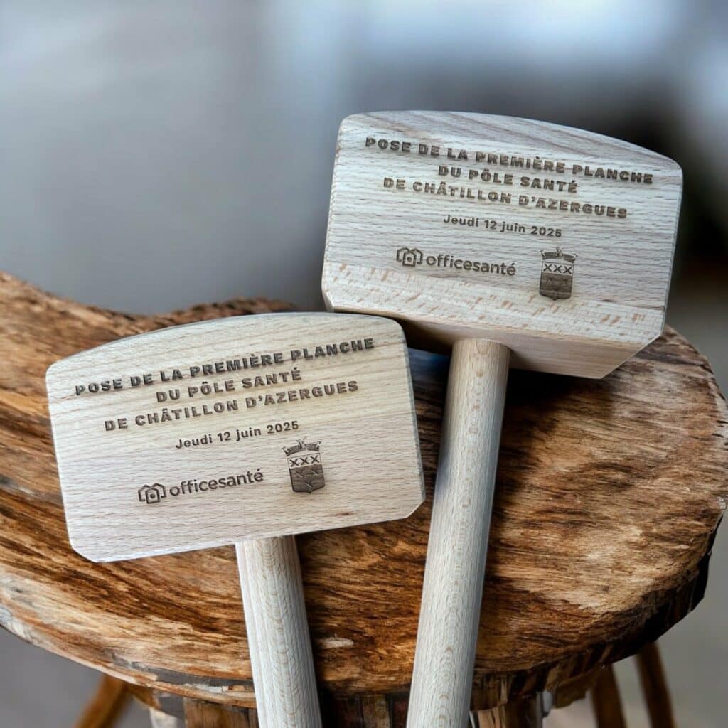 Gravure sur maillet en bois