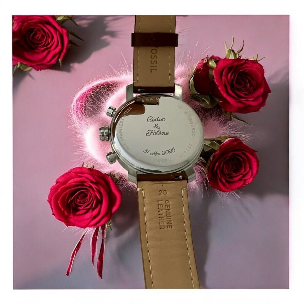 Gravure sur montre en bois