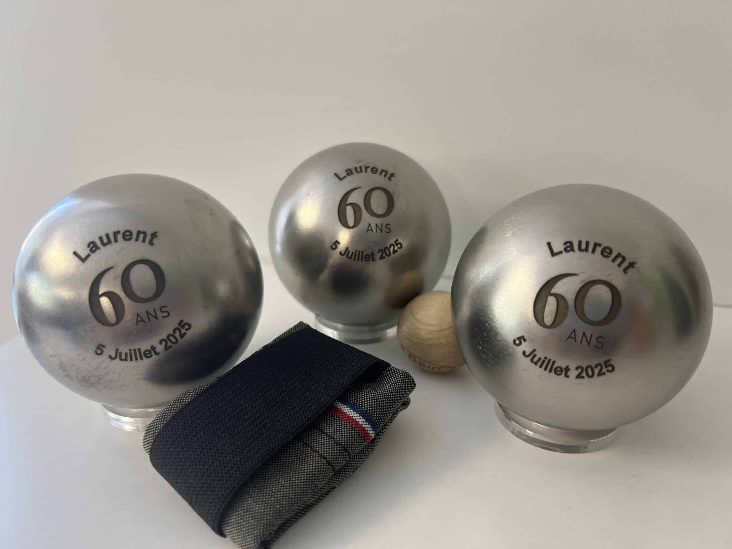 Gravure sur boule de pétanque
