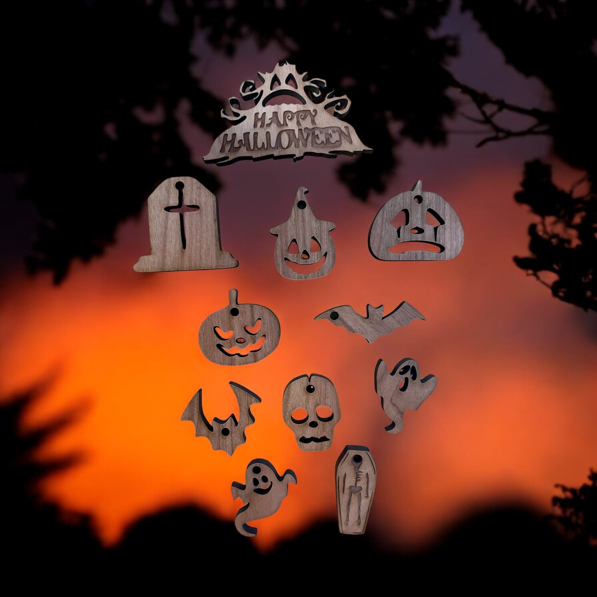 Découpe de motif de décorations d'halloween en bois