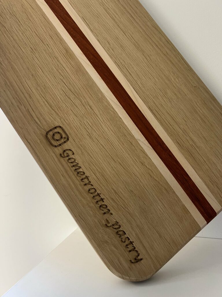 Gravure sur planche en bois