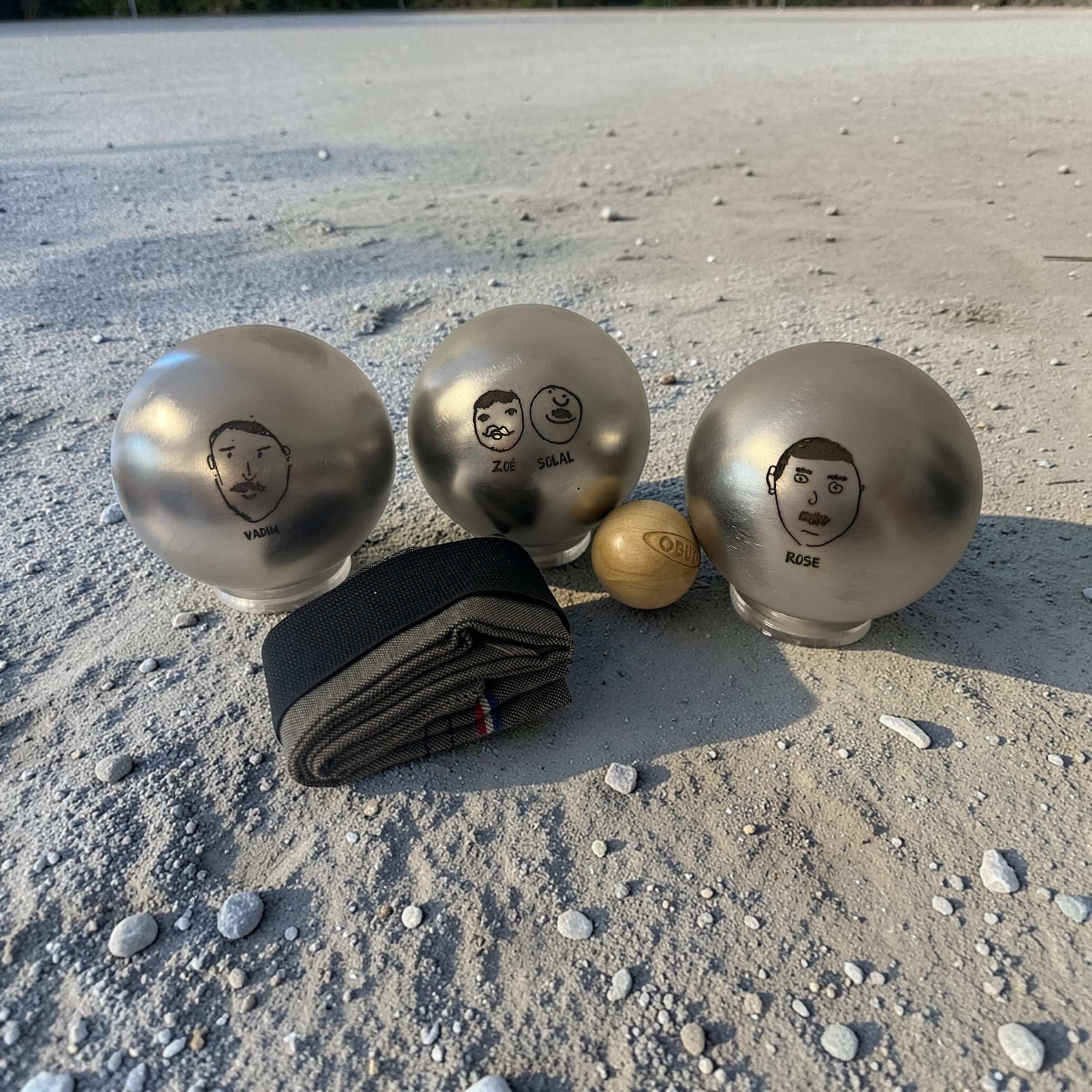 Gravure sur boule de pétanque