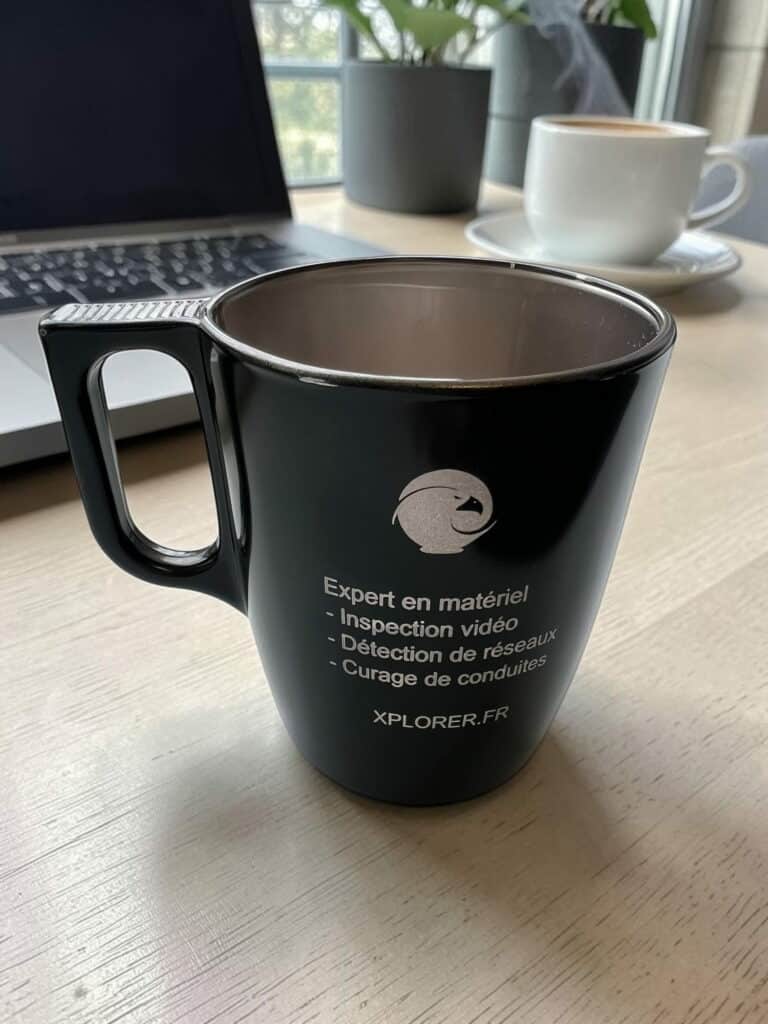 Tasse en verre avec gravure laser personnalisée