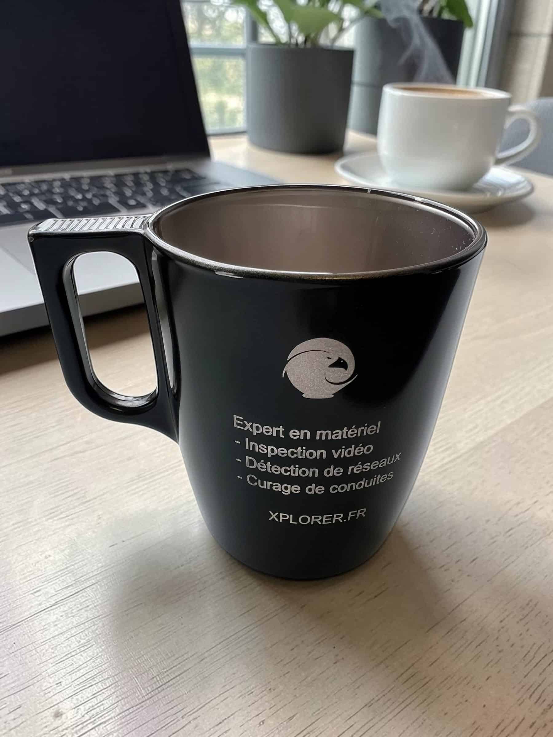 Tasse en verre avec gravure laser personnalisée