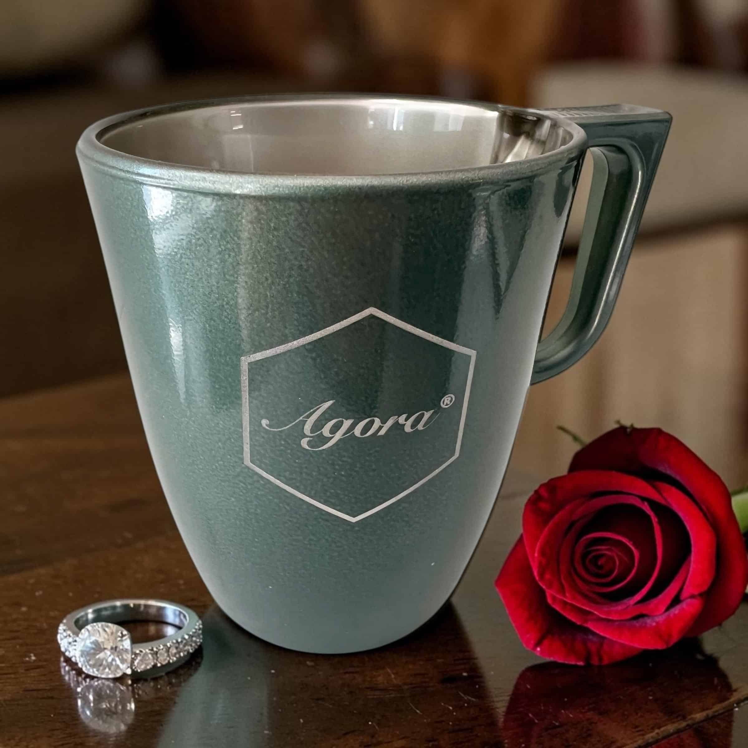 Tasse en verre avec une personnalisation d'un logo en gravure