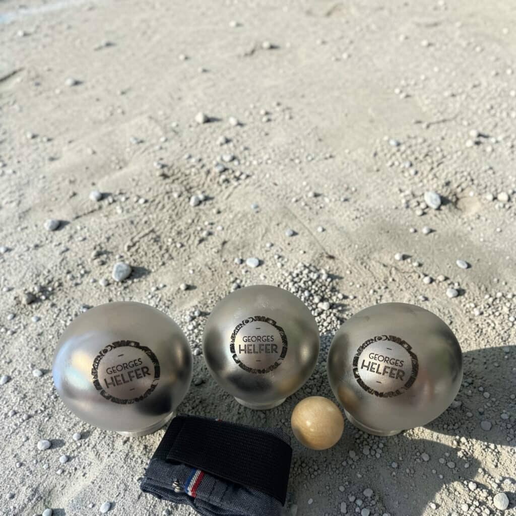Gravure personnalisée sur boule de pétanque obut