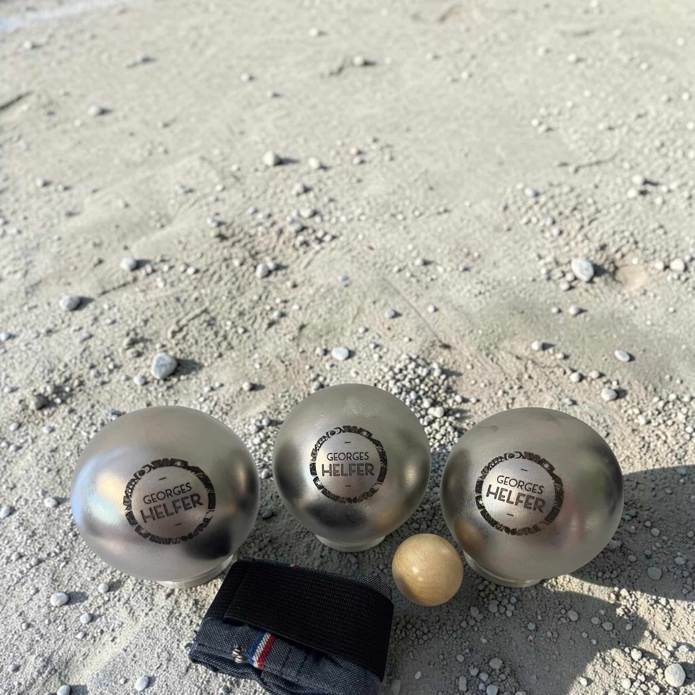 Gravure personnalisée sur boule de pétanque obut